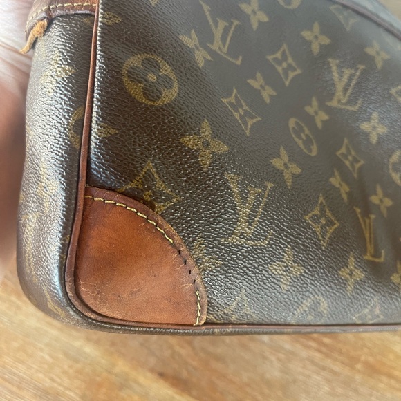 Louis Vuitton Monogram Brown Men's Travel Bag - Picture 6 of 14